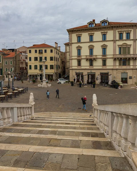 Chioggia Itália Outubro 2019 Ponte Pedonal Velha Edifícios Antigos Chioggia — Fotografia de Stock