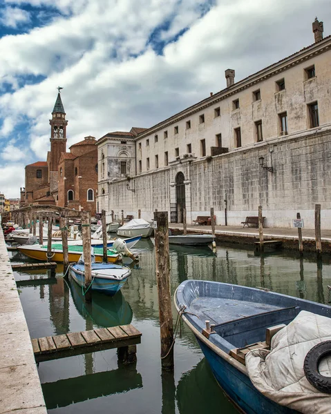 Киоджия Италия Октябрь 2019 Лодки Каналах Старого Города Кьоджа Италии Стоковое Изображение