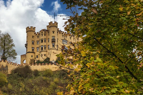 Famoso Castelo Bávaro Hohenschwangau Céu Nublado Início Temporada Outono — Fotografia de Stock