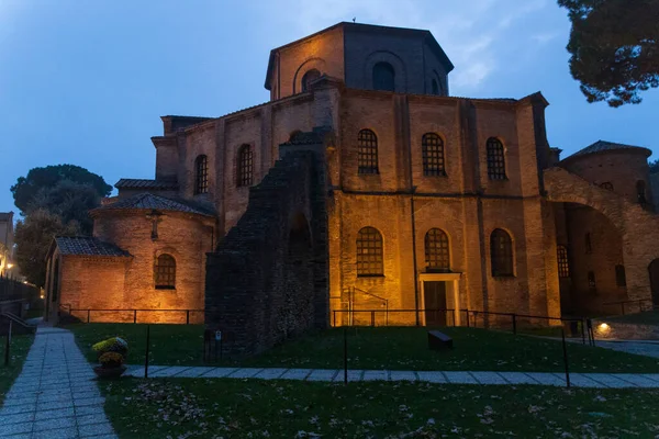 Bazilika San Vitale Starý Historický Budova Večerní Pohled Ravenna Itálie — Stock fotografie