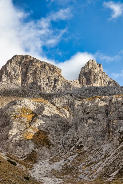 Скалистые Горы Италии Облачным Небом Доломиты Tre Cime Lavaredo Стоковая Картинка