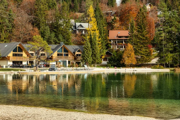 Озеро Ясна Чистою Смарагдовою Водою Восени Чудовий Вид Словенських Альпах — стокове фото