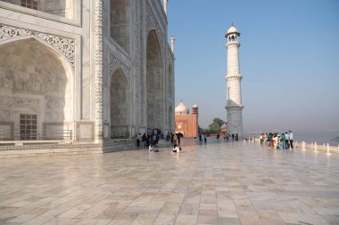 Fildişi ve beyaz mermer mozole Taj Mahal Agra, Hindistan 'da yer almaktadır.