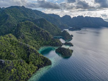Deniz manzarası ve tropik adalar