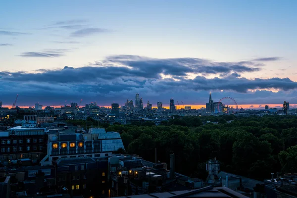 美しいロンドンの色 イギリス夕方の英国のスカイライン — ストック写真