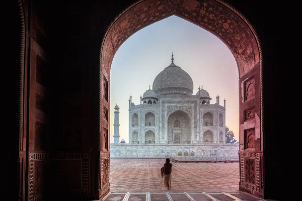 Världen Undrar Taj Mahal Vid Soluppgången — Stockfoto