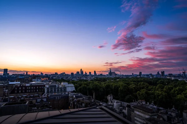 美しいロンドンの色 イギリス夕方の英国のスカイライン — ストック写真