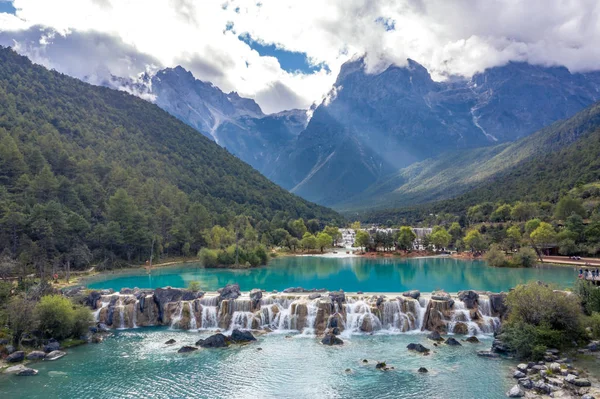 云南省玉龙雪山蓝江蓝月亮谷美景 — 图库照片