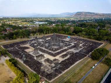 Endonezya 'nın Özel Yogyakarta Bölgesi' ndeki Prambanan antik Hindu tapınağı yerleşkesi