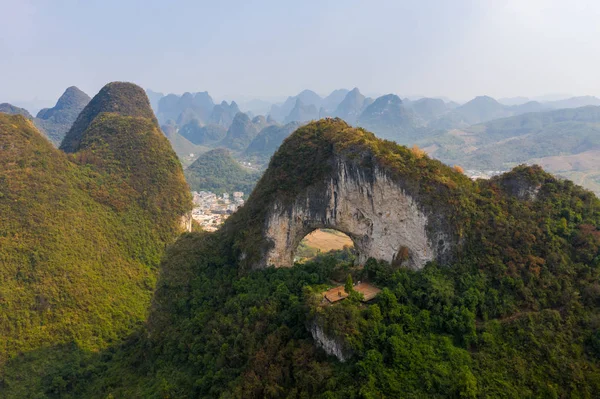 Arco Natural Moon Hill Guangxi Sul China — Fotografia de Stock