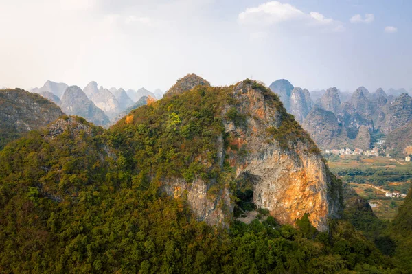 Colina Lua Com Arco Natural Região Autônoma Guangxi Sul China — Fotografia de Stock