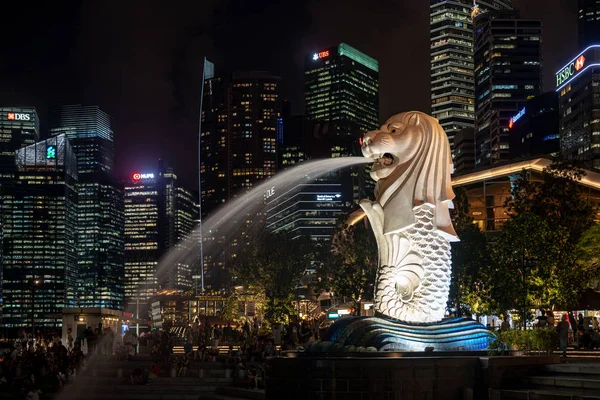 Éjszakai Kilátás Felhőkarcolók Más Modern Épületek Szingapúrban Ázsiában — Stock Fotó