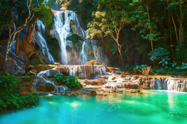 Водопады Куанг Луанг Пробанг Лаосе — стоковое фото