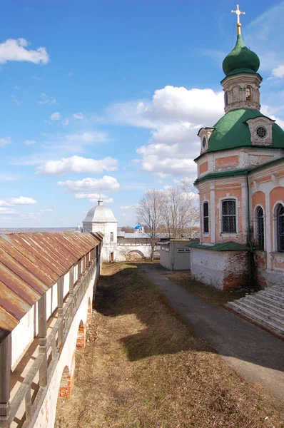 Mosteiro na cidade de Pereslavl-Zalessky, Rússia — Fotografia de Stock