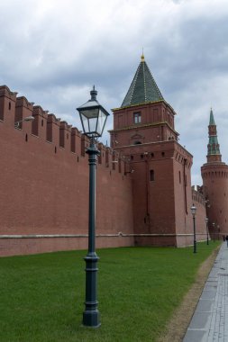 Moskova'da Kremlin görünümünü fırtına öncesi sessizlik