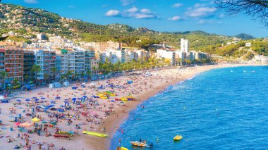 Kumsalda Tossa de Mar, İspanya