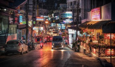 Karon Plajı Gece hayatı sokakları