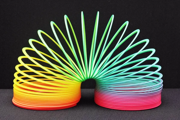 Çocuk oyuncak renkli gökkuşağı bir bahar.