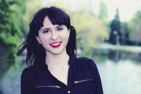 şirin kız portresi.