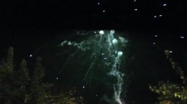 Selam gece gökyüzünde.