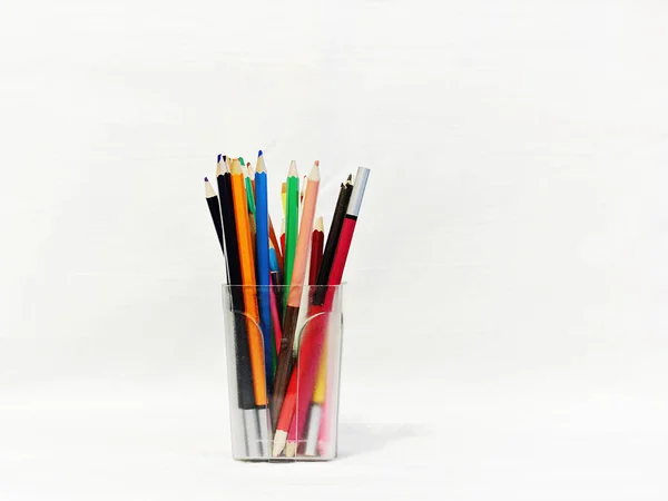絵を描くための色鉛筆のセット. — ストック写真