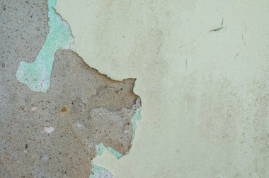 Duvar soyulması boya, boya sorun ile. Yetersiz boya sistemi, su infiltrasyon.