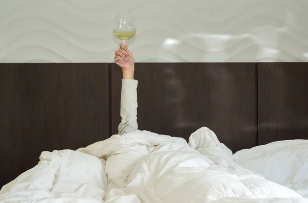 Drinking Wine Early Tomorrow Woman Bed Duvet Arm Raised Holding — Stock Photo, Image
