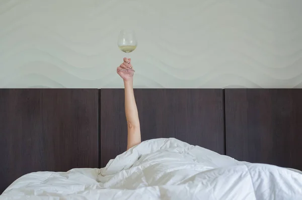 Drinking Wine Early Tomorrow Woman Bed Duvet Arm Raised Holding — Stock Photo, Image