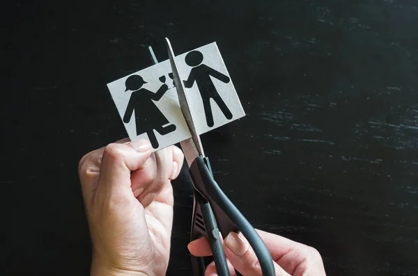 Family Divorce Cropped Image Hand Cutting Paper Family Scissors Wooden — Stock Photo, Image