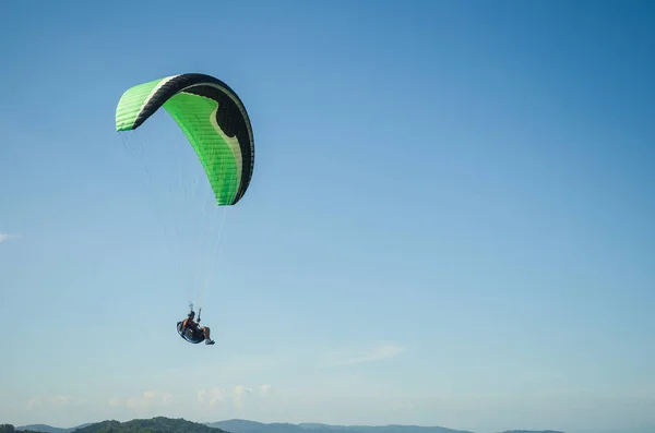Camboriú Brazil Grudnia 2017 Studenci Uprawiania Paralotniarstwa Wzgórzu — Zdjęcie stockowe