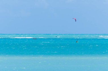 Karayip mavi sularıyla Maceio sahilinin muhteşem manzarası.
