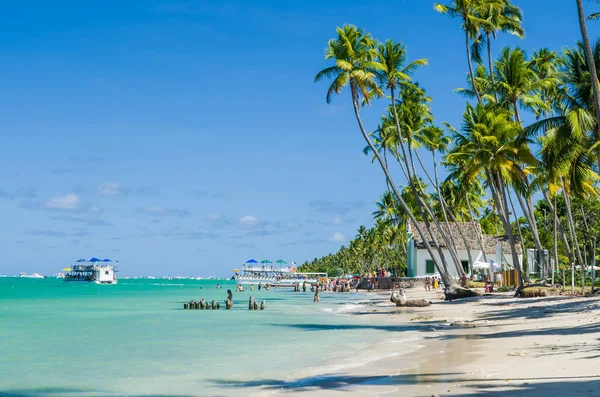 Holiday shadow, beautiful image of Carneiros beach in Pernanbuco — Stock Photo, Image