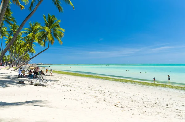 Hermosa vista de la playa de Maceio con sus aguas azules del Caribe — Foto de Stock