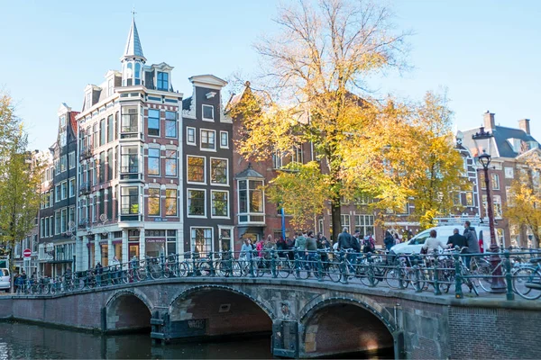 城市风景从秋季荷兰阿姆斯特丹 — 图库照片