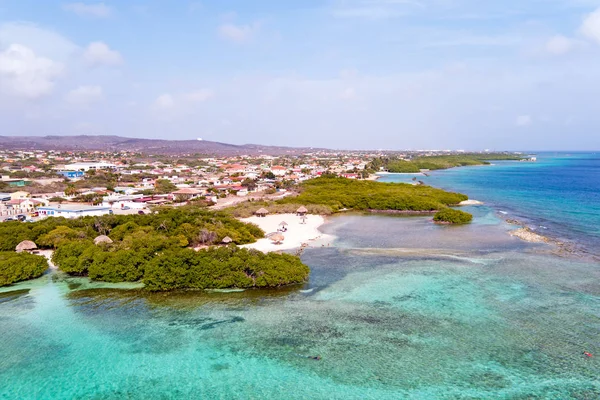 아루바 섬 카리브해에 Mangel Halto 해변에서 공중 — 스톡 사진