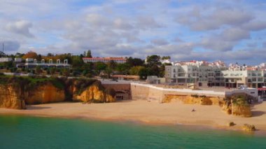 Kayalar ve okyanus Lagos Portekiz, hava