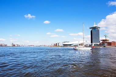 amsterdam Hollanda'da limandan