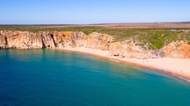 Sagres Portekiz yakınındaki doğal kaya üzerinden hava