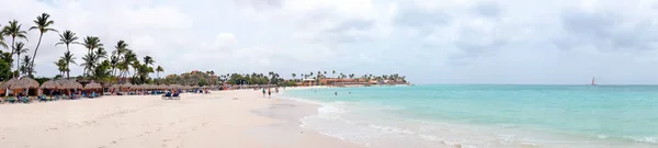 Panorama dalla spiaggia di Druif sull'isola di Aruba nel Mar dei Caraibi — Foto Stock