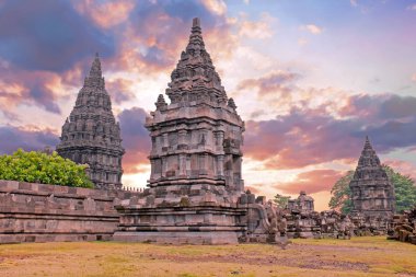 Prambanan veya Candi Rara Jonggrang bir Hindu tapınağı içinde bileşik olduğunu 