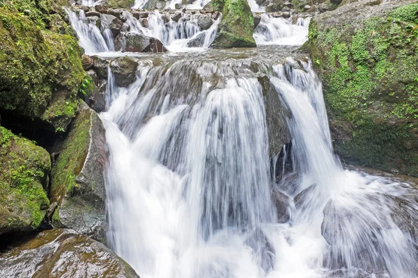 Waterfall in tropical area of Jogjakarta Indonesia — Stock Photo, Image