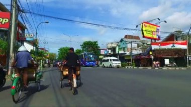 Jogjakarta, Endonezya - 15 Aralık 2016: Bisiklet taksi'nın şehir merkezi Jogjakarta Endonezya