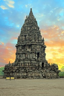 Prambanan veya Candi Rara Jonggrang bir Hindu tapınağı içinde bileşik olduğunu 