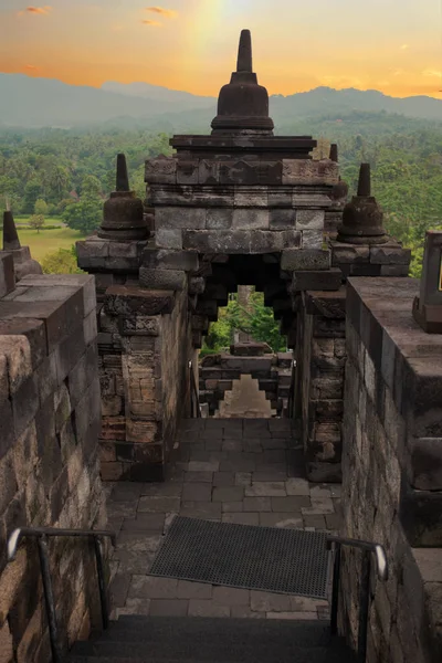 A Közép-Jáva, Indonézia Borobudur-templom. — Stock Fotó