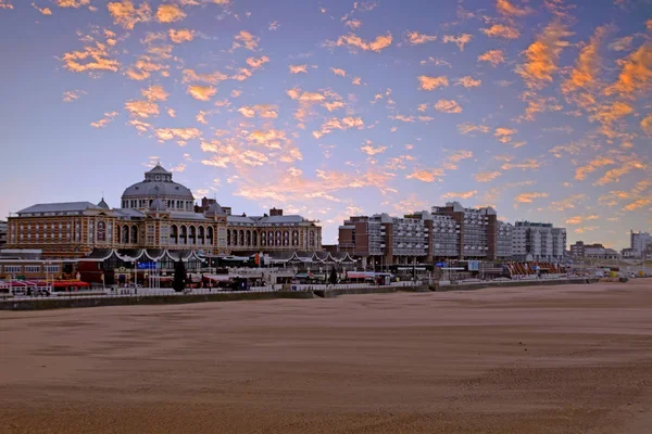 Scheveningen tengerparti Hollandiában — Stock Fotó