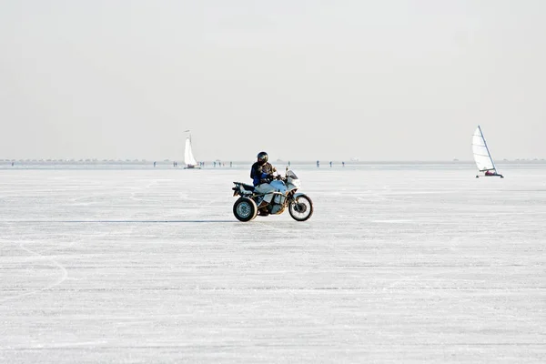 Cenário de inverno no Gouwzee nos Países Baixos — Fotografia de Stock