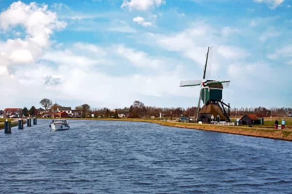 Zomer landschap op het platteland van Nederland — Stockfoto