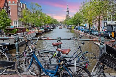 Hollanda, Amsterdam 'dan gün batımında şehir manzarası