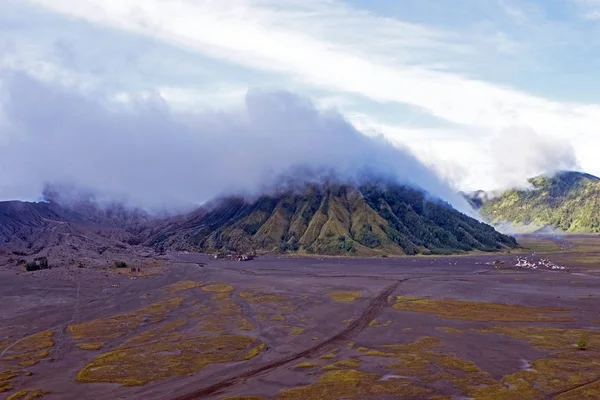 Бром vulcano на Java, Індонезії — стокове фото