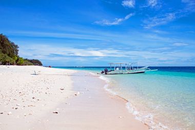 Güzel Gili Meno Endonezya kumsalda
